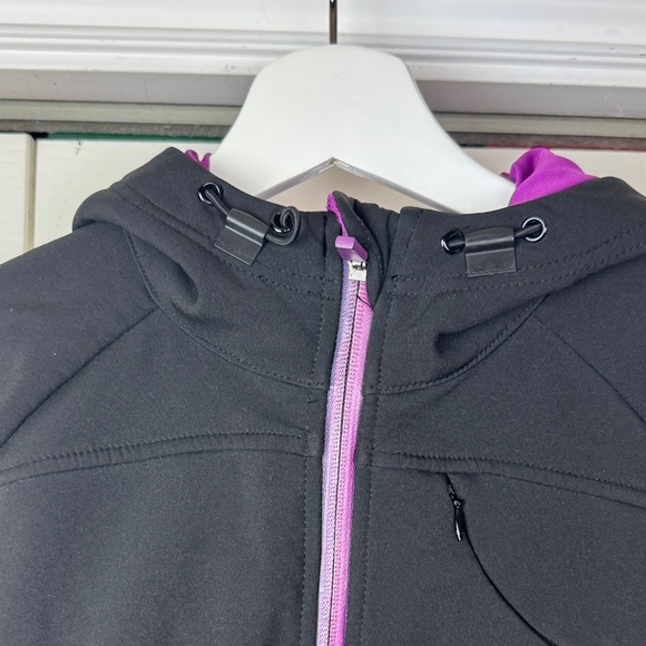 Athleta Black and Purple Ski Jacket - Picture 4 of 14